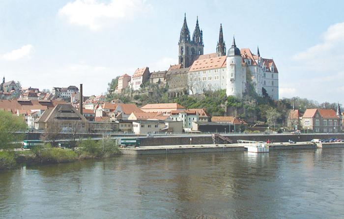 Der Burgberg an der Elbe