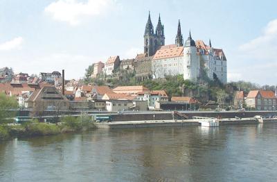 Der Burgberg an der Elbe